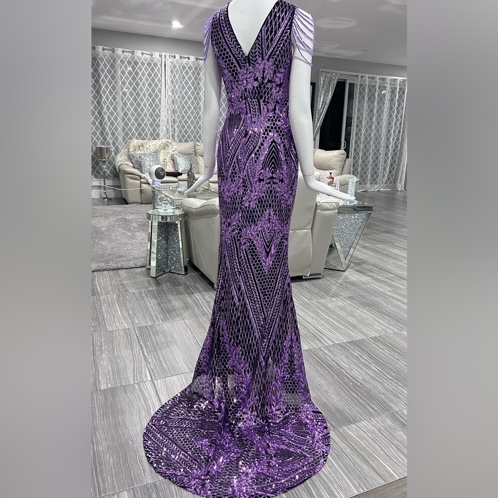 New 🟣 Purple Evening Gown with Beaded Shoulders and Long train.
